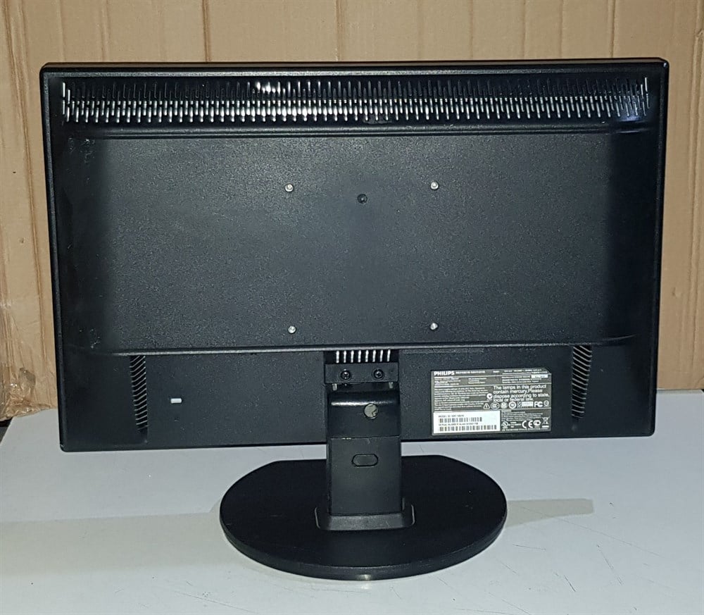 PHILIPSPHİLİPS 192E1 18.5 inç LCD WİDE GENİŞ EKRAN MONİTÖR2.EL Temiz Monitör2.EL TEMİZ PHİLİPS 192E1 18.5 inç LCD WİDE GENİŞ EKRAN MONİTÖR