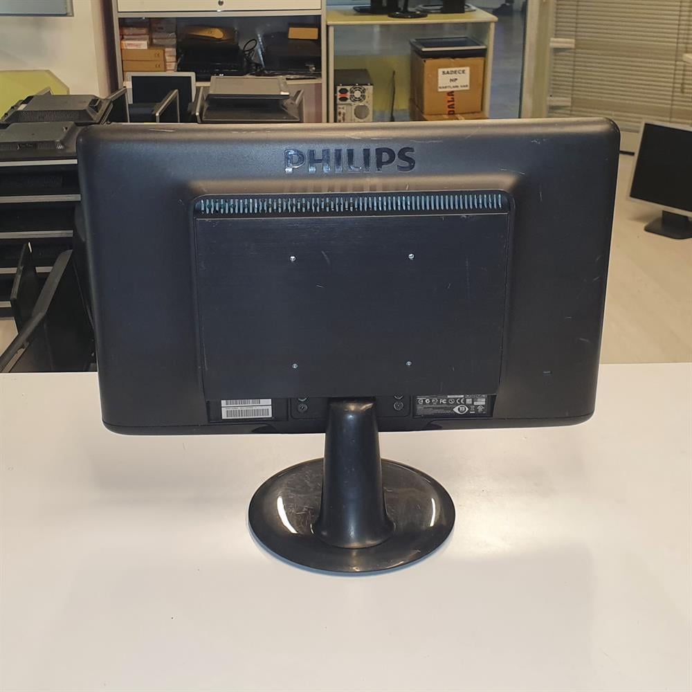 PHİLİPSPhilips 192EL 18.5 inç Led MonitörAz Defolu MonitörPhilips 192E 18.5 inç Lcd Monitör 2.El