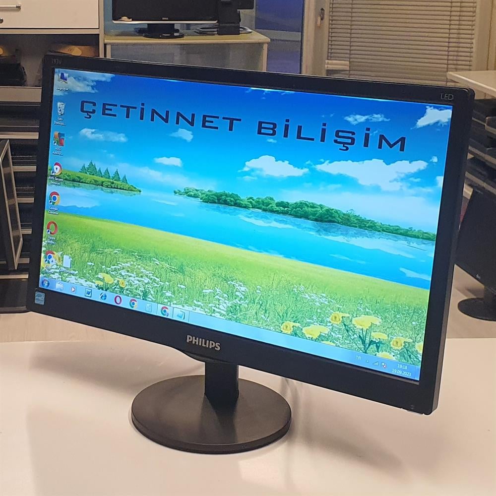 PHİLİPSPhilips 193V5L 18.5 inç Led Ekran MonitörAz Defolu Monitör2.El Philips 193V5L 18.5 inç Led Ekran Monitör Hafif Kusurlu