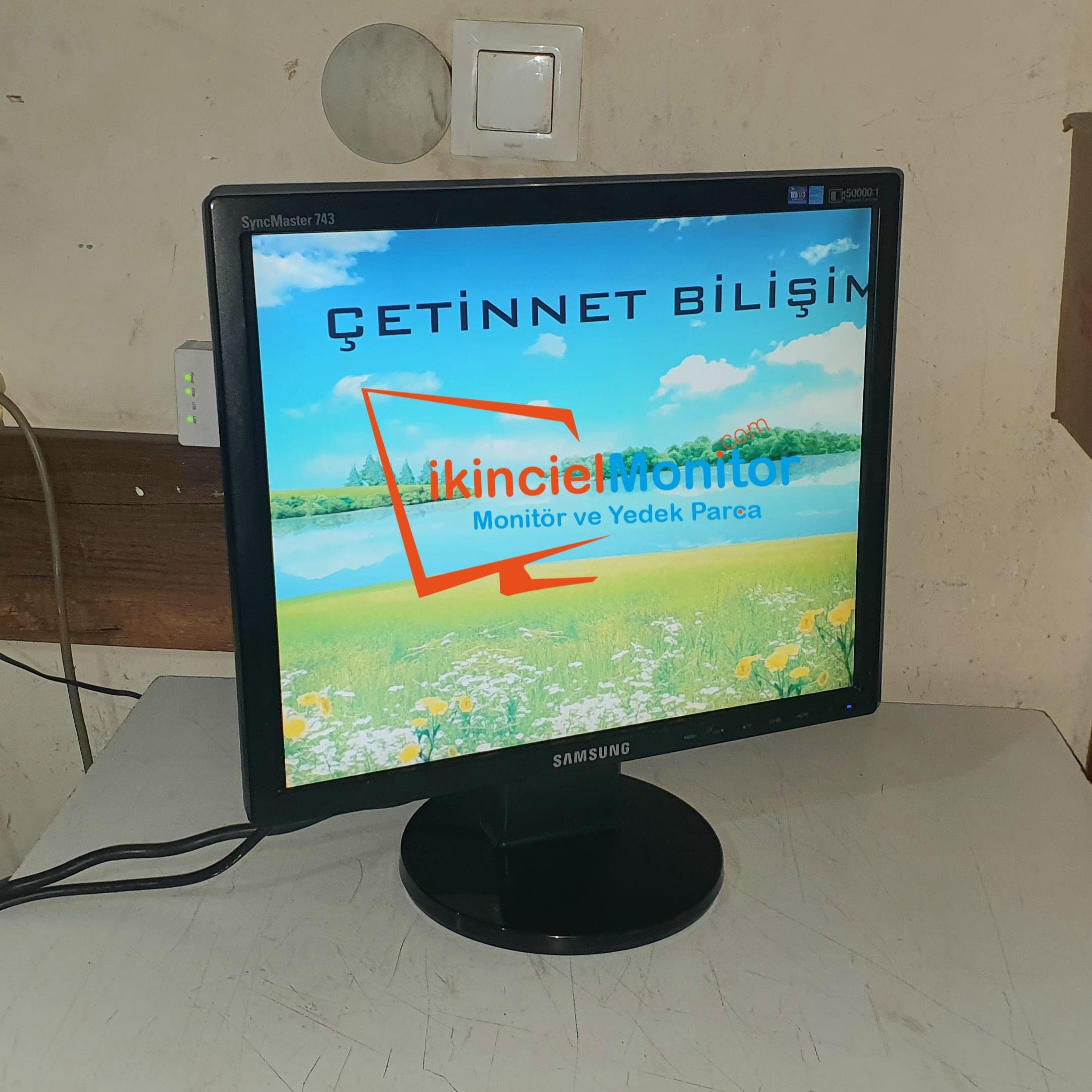 Güvenlik Kamera Monitörü 17