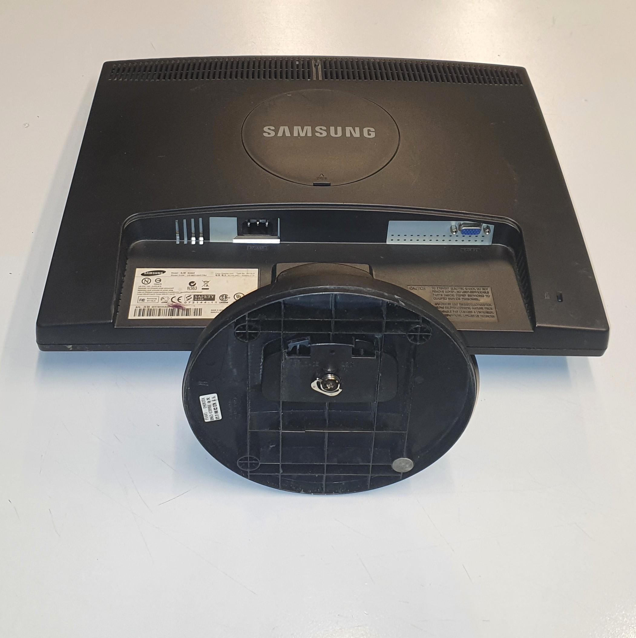 Samsung 943NX 19 inç LCD Kare Monitör 2.El