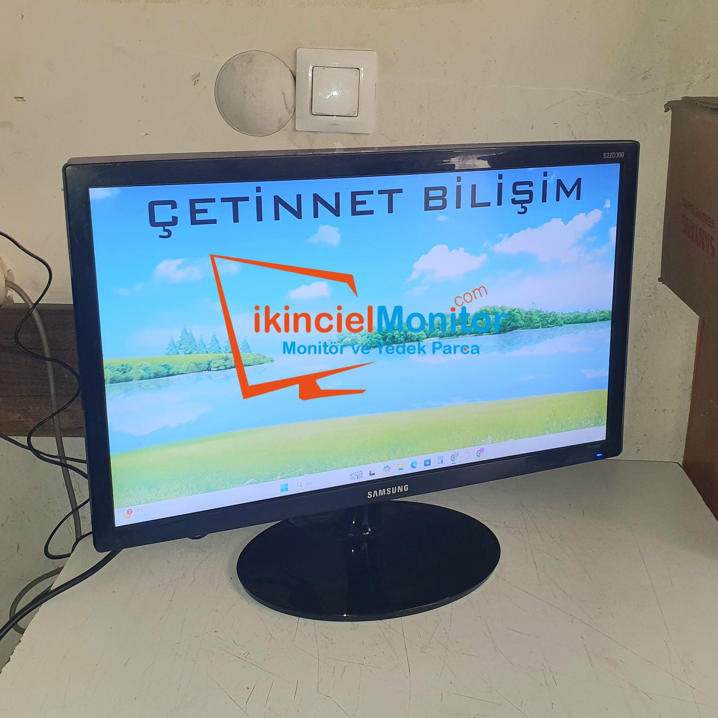 HDMI Girişli Monitör S22D300HY 21.5