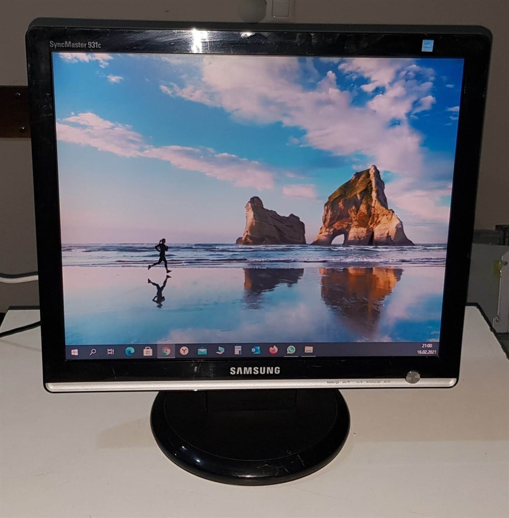 Samsung SyncMaster 931C 19 inch LCD KARE MONİTÖR VGA DVI ÇIKIŞLI SİYAH RENK TEMİZ