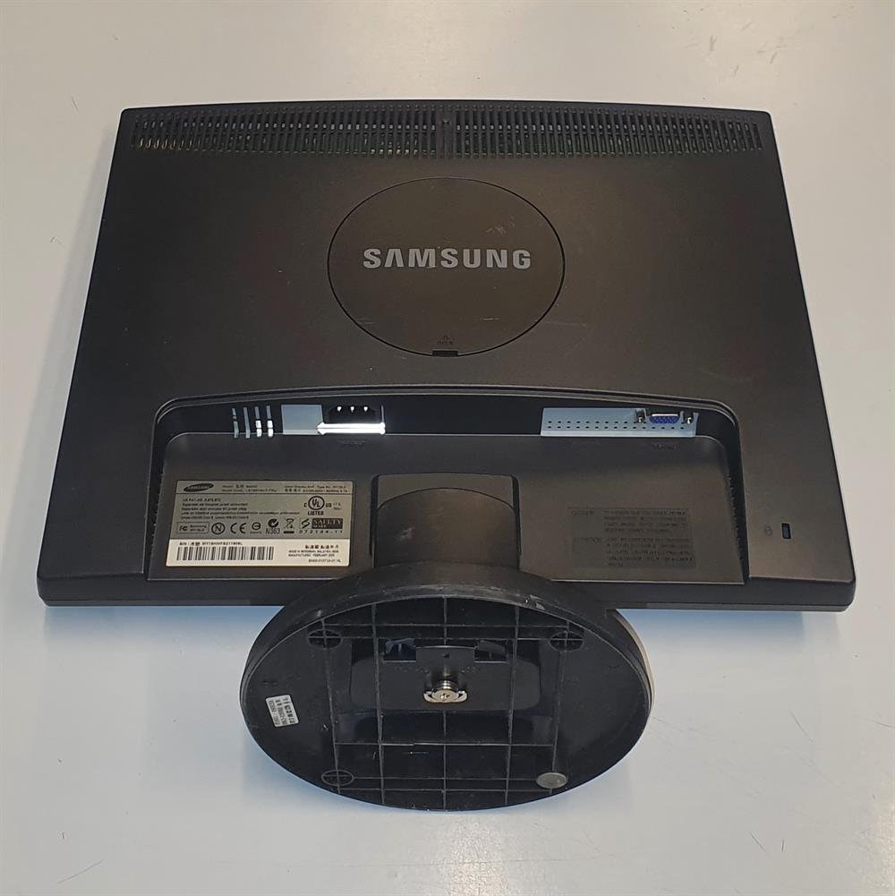 Samsung2.EL SAMSUNG 943NPLUS 19 inç LCD KARE EKRAN KAMERA MONİTÖRÜ VGA2.EL Temiz MonitörSamsung 943 19 inç Lcd Kare Monitör 2.El | ÇetinNet Bilişim