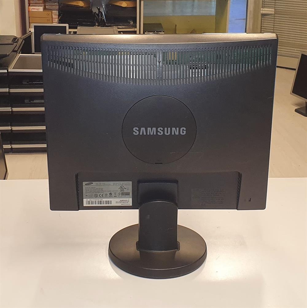 Samsung2.EL SAMSUNG 943NPLUS 19 inç LCD KARE EKRAN KAMERA MONİTÖRÜ VGA2.EL Temiz MonitörSamsung 943 19 inç Lcd Kare Monitör 2.El | ÇetinNet Bilişim