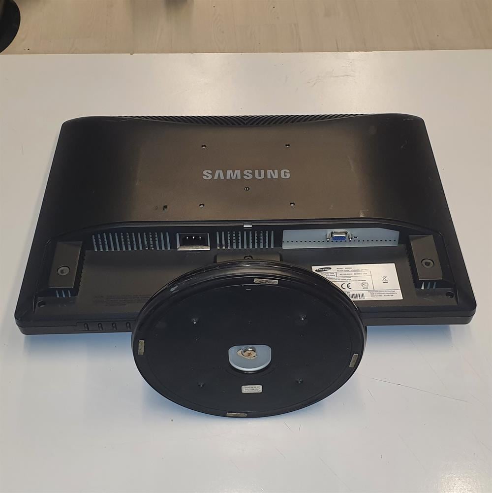 SamsungSamsung 206NW 20 inç Lcd MonitörAz Defolu MonitörSamsung 206nw 20 inç Lcd Monitör 2ms 2.El | ÇetinNet Bilişim