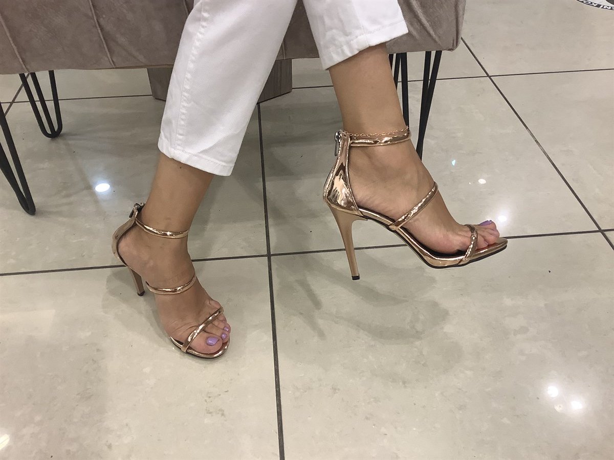 ABİYE TOPUKLU AYNALI ROSE