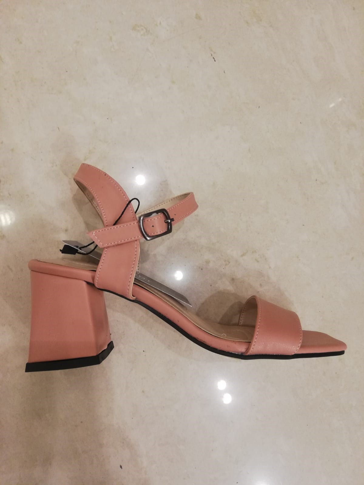 KADIN TOPUKLU CİLT TEK BANTLI PUDRA