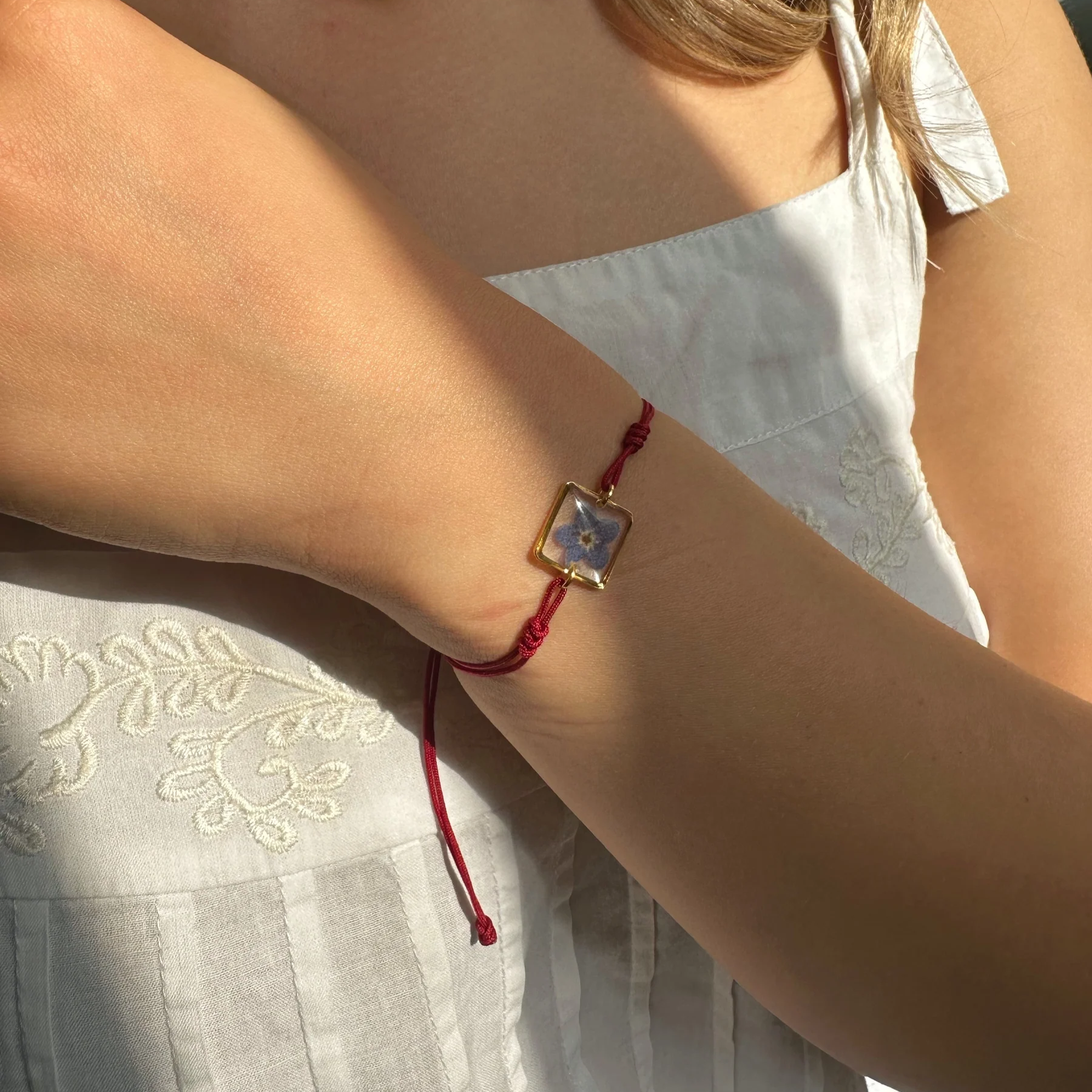 SevdiklerimizFiorel Design | Gerçek Unutma Beni Çiçekli Kare Bileklik