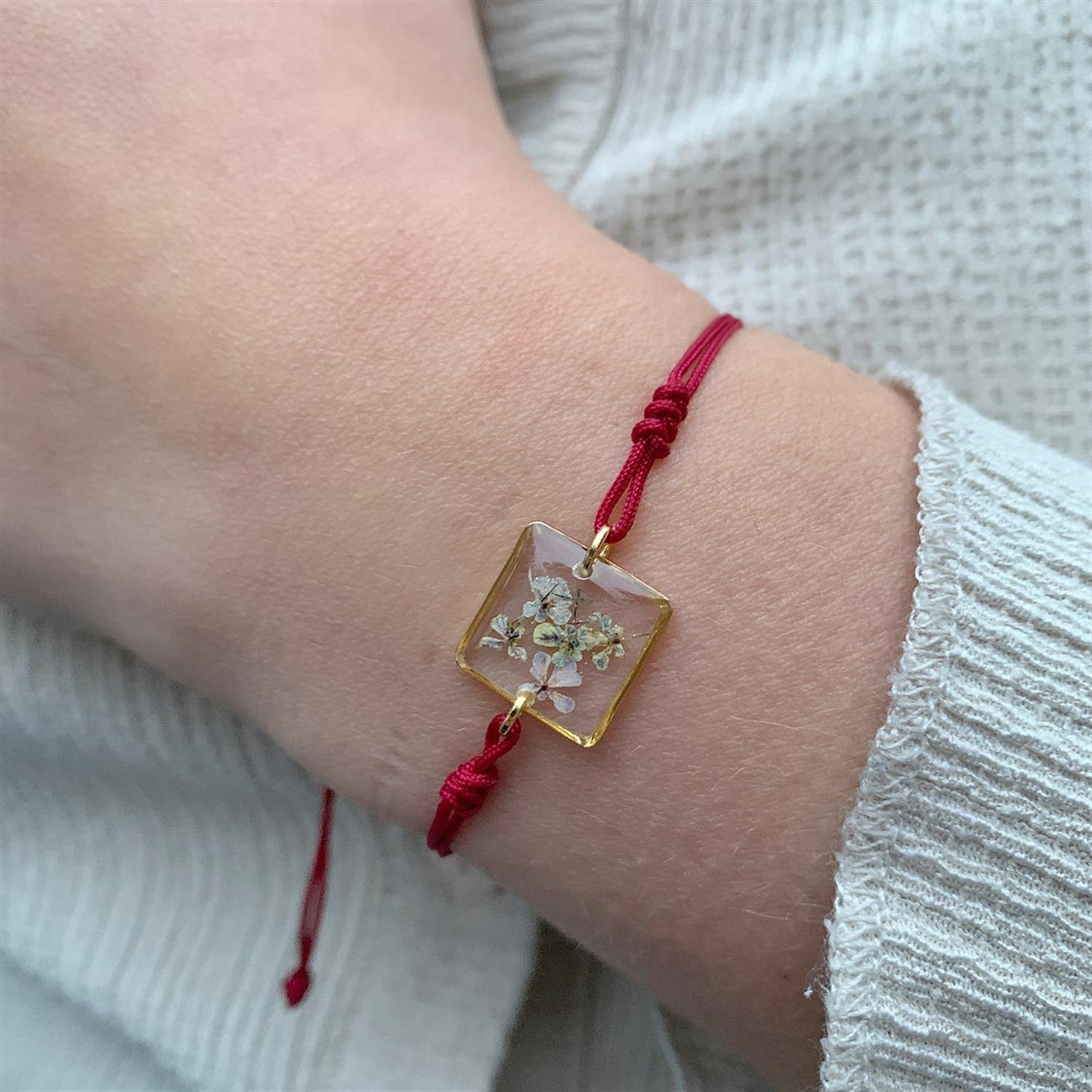 SevdiklerimizFiorel Design | Gerçek Mor Çiçekli Kare Bileklik