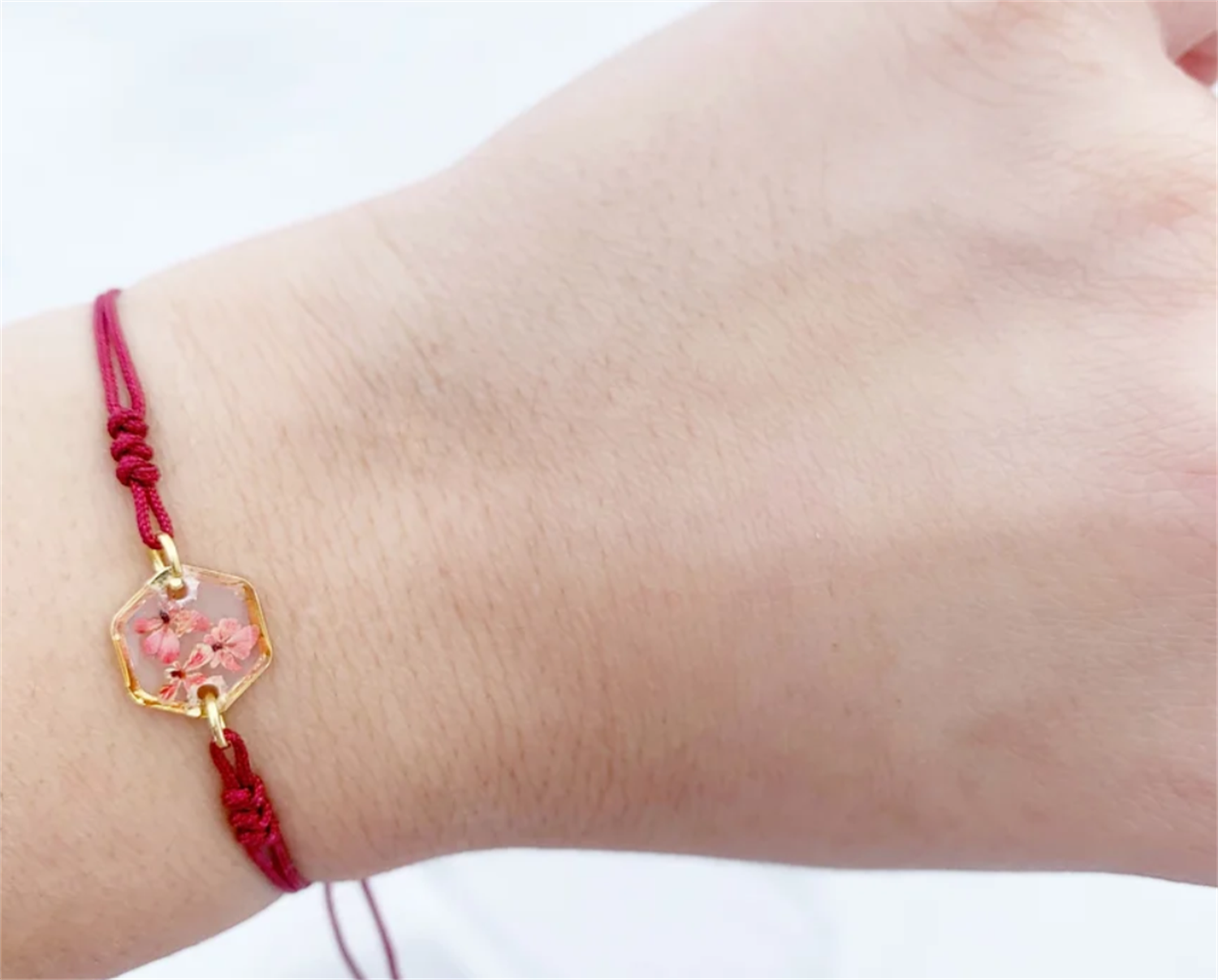 SevdiklerimizFiorel Design | Gerçek Pembe Çiçekli Altıgen Bileklik