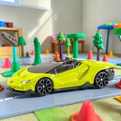 16 Lamborghini Centenario Roadster/cabriolet Decapotable Hot Wheels Tekli Araba