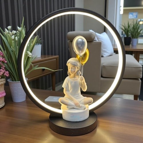 Dekoratif Masa Üstü Usb Led Lambalı Balonlu Oturan Kız Gold