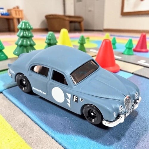 Jaguar Mk1 Hot Wheels Tekli Araba