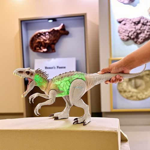 Jurassic World Kamuflaj İndominus Rex Figürü