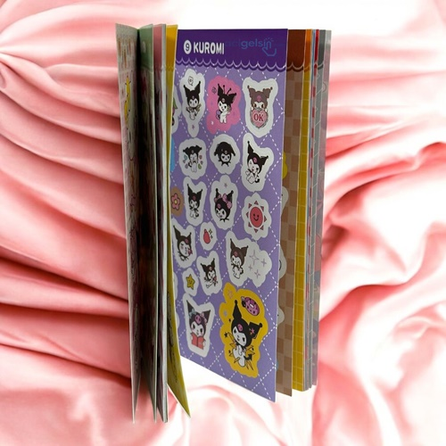 Sanrio Kuromi 450'li Sticker Defteri