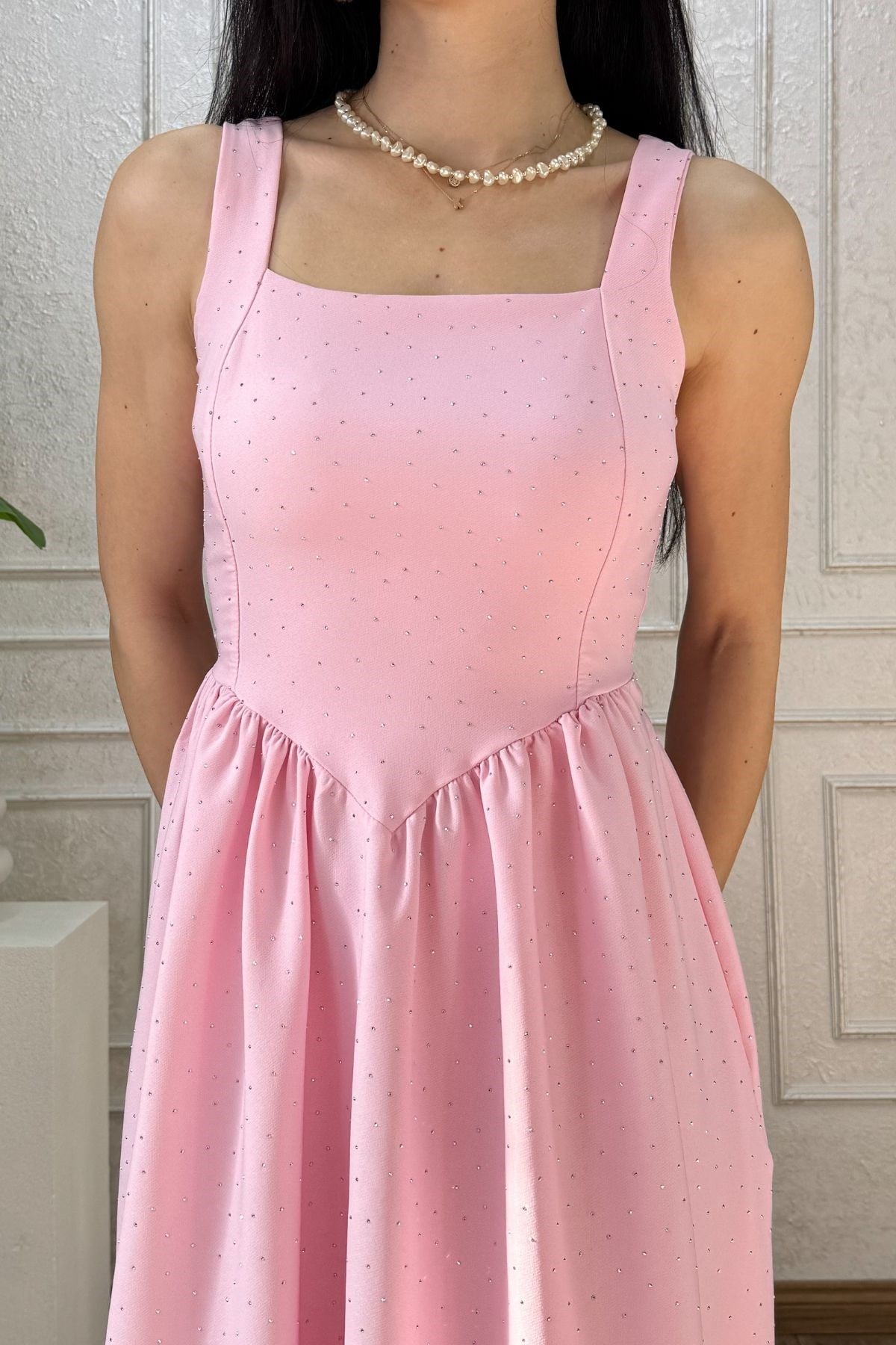 Açık Pembe Beli Büzgü Detay Kuşaklı Taşlı Elbise