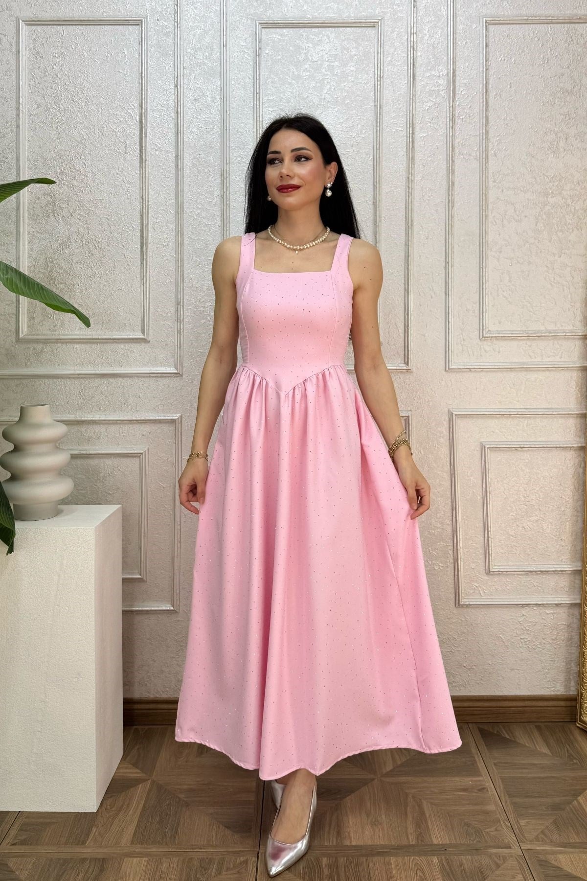 Açık Pembe Beli Büzgü Detay Kuşaklı Taşlı Elbise