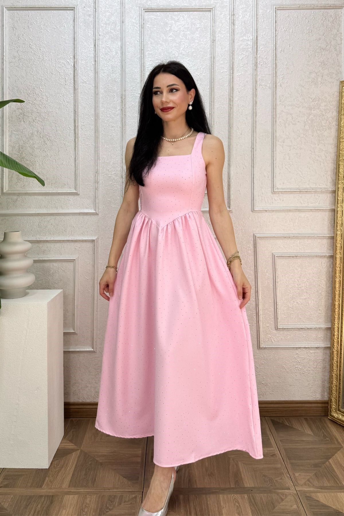 Açık Pembe Beli Büzgü Detay Kuşaklı Taşlı Elbise