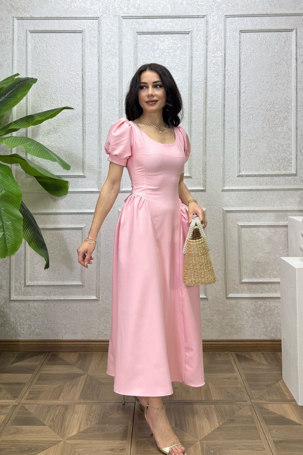Açık Pembe Kuşaklı Yanları Büzgülü Elbise