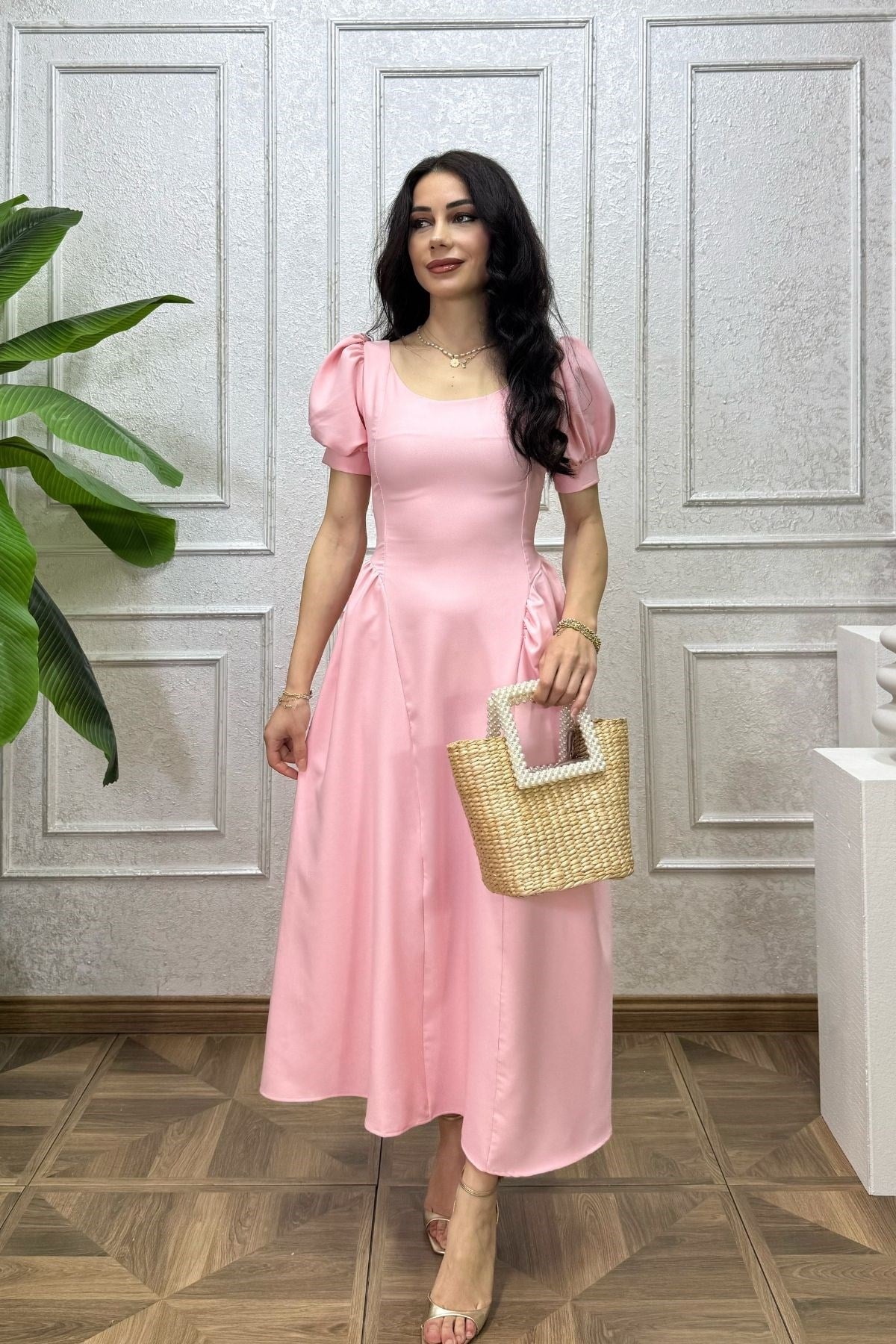 Açık Pembe Kuşaklı Yanları Büzgülü Elbise