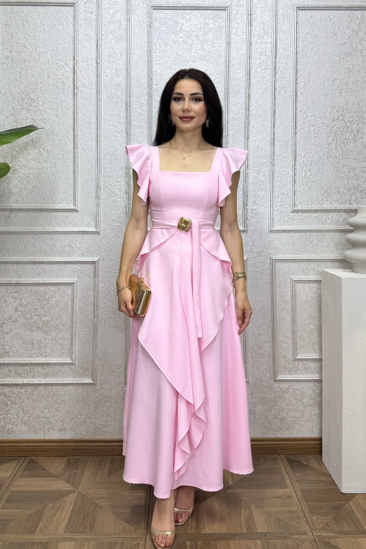 Açık Pembe  Omzu Eteği Volan Detaylı Kemerli Elbise