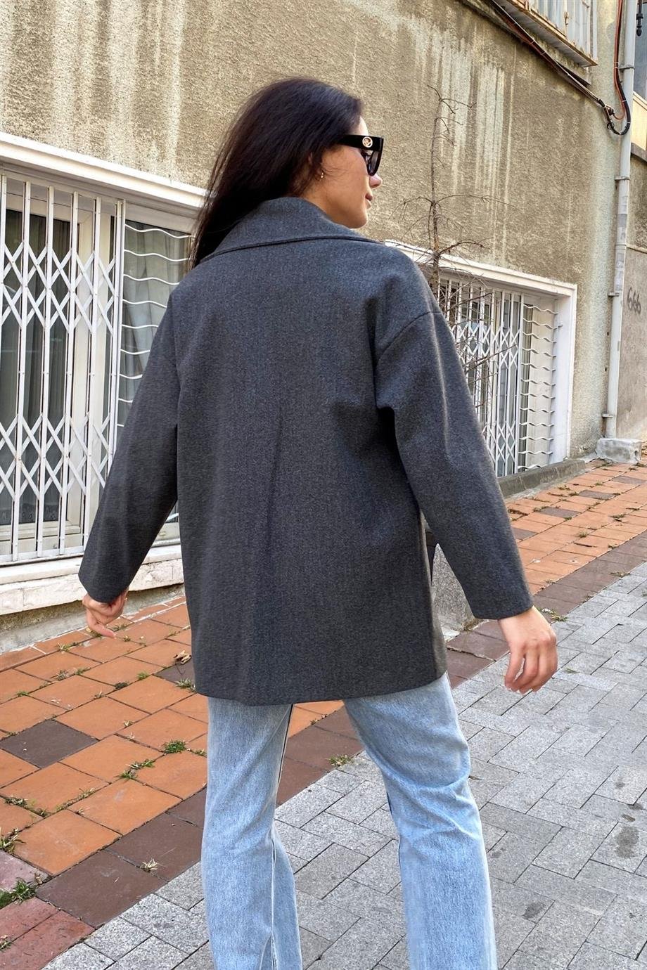 Antrasit Düğmeli Oversize Astarlı Kısa Kaşe Kaban