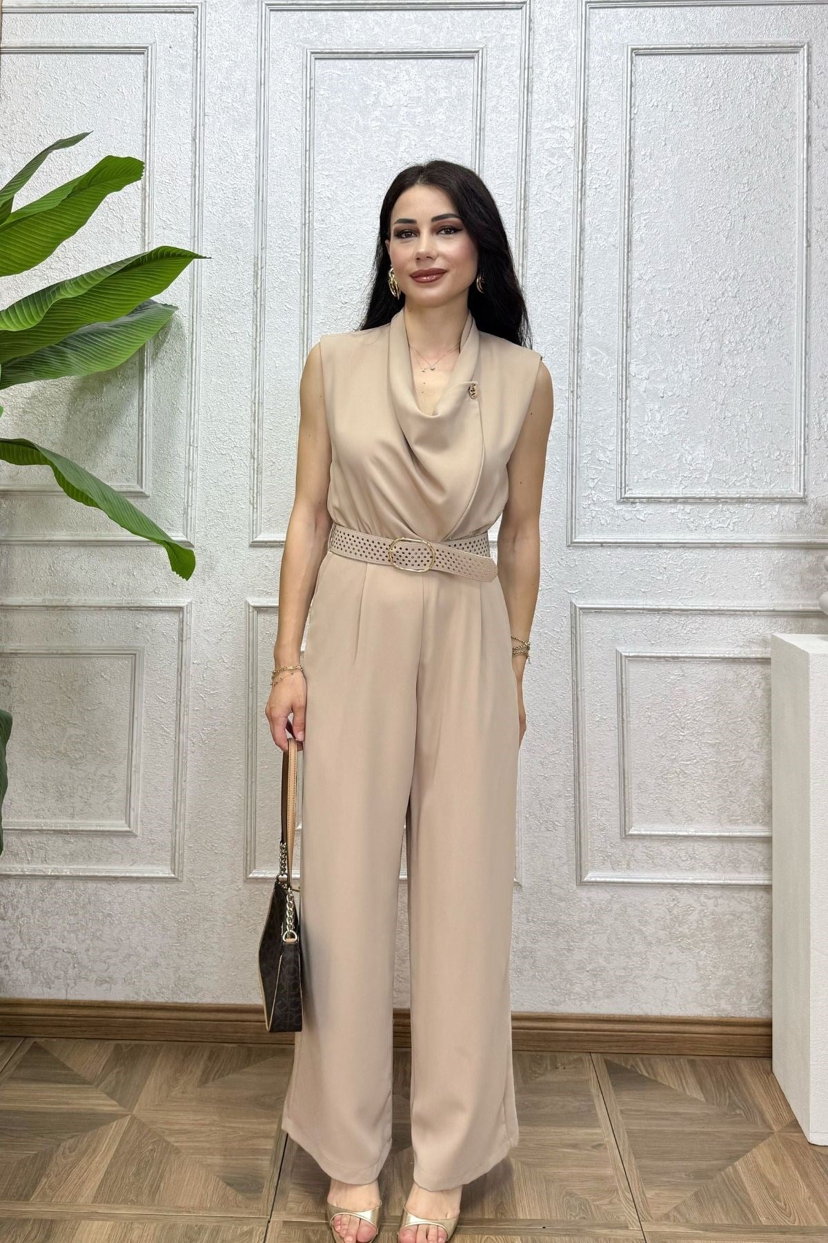 Bej Degaje Yaka Düğmeli Kemerli Tulum