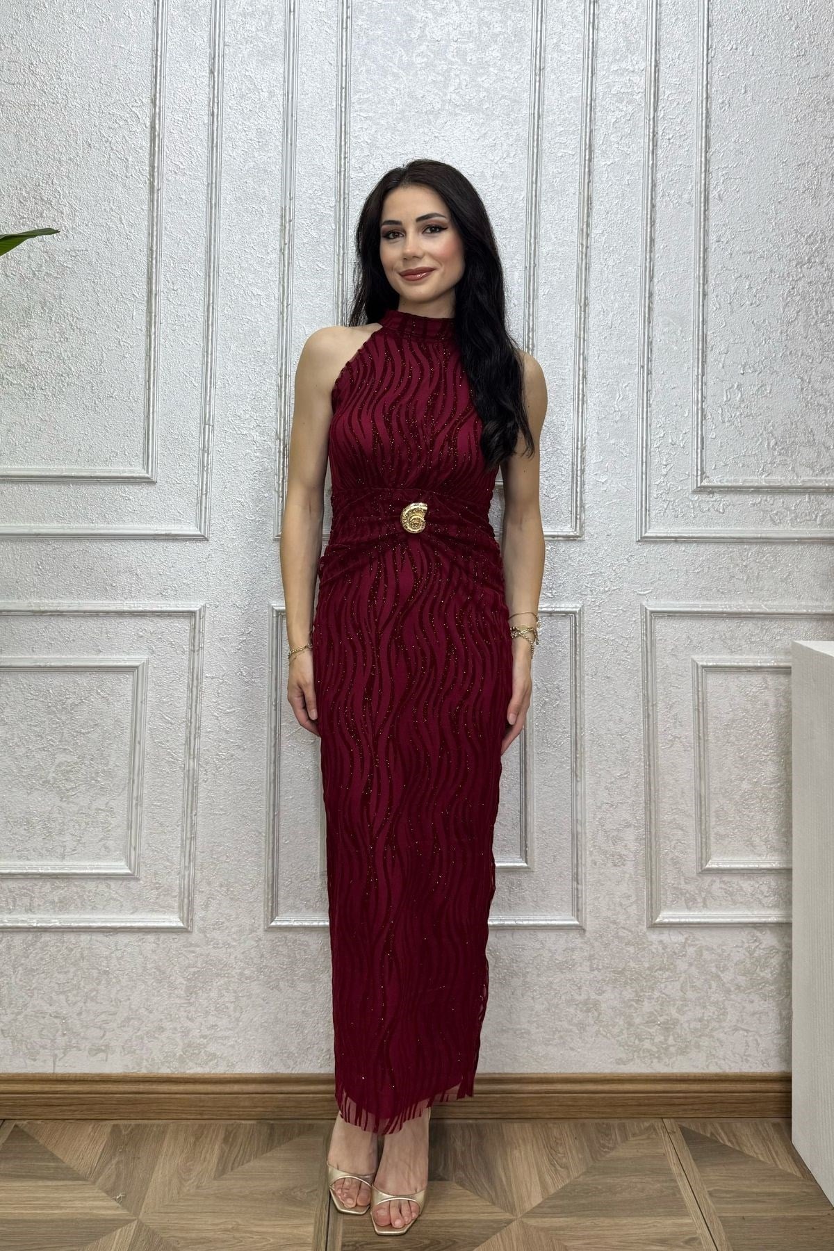 Bordo Beli Aksesuarlı Simli Tül Elbise