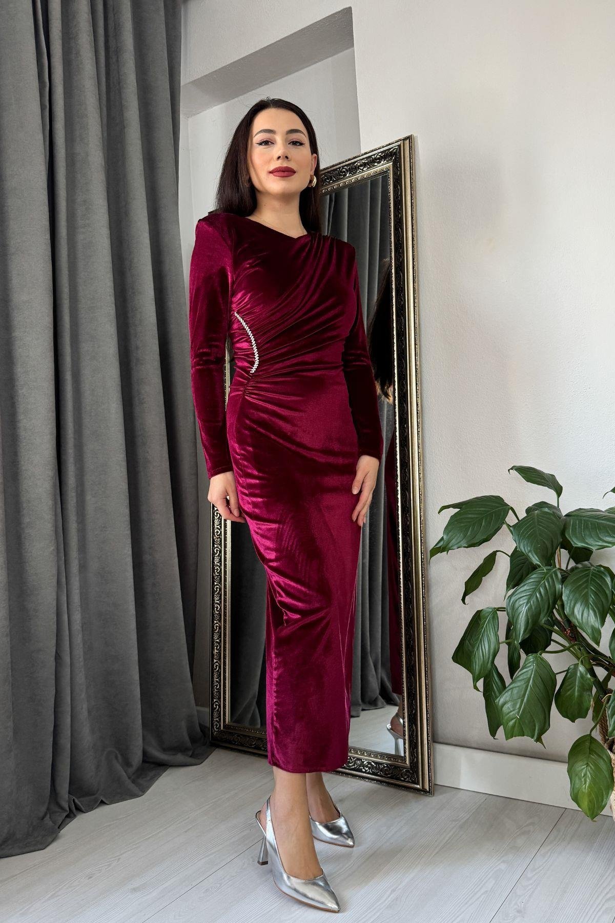 Bordo Beli Taşlı Biye Detay Kadife Elbise