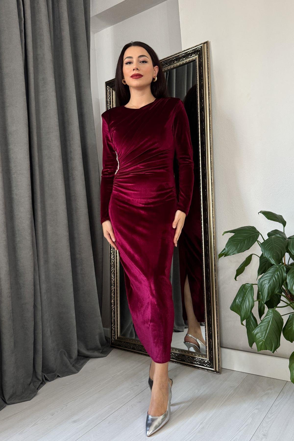 Bordo Beli Taşlı Biye Detay Kadife Elbise
