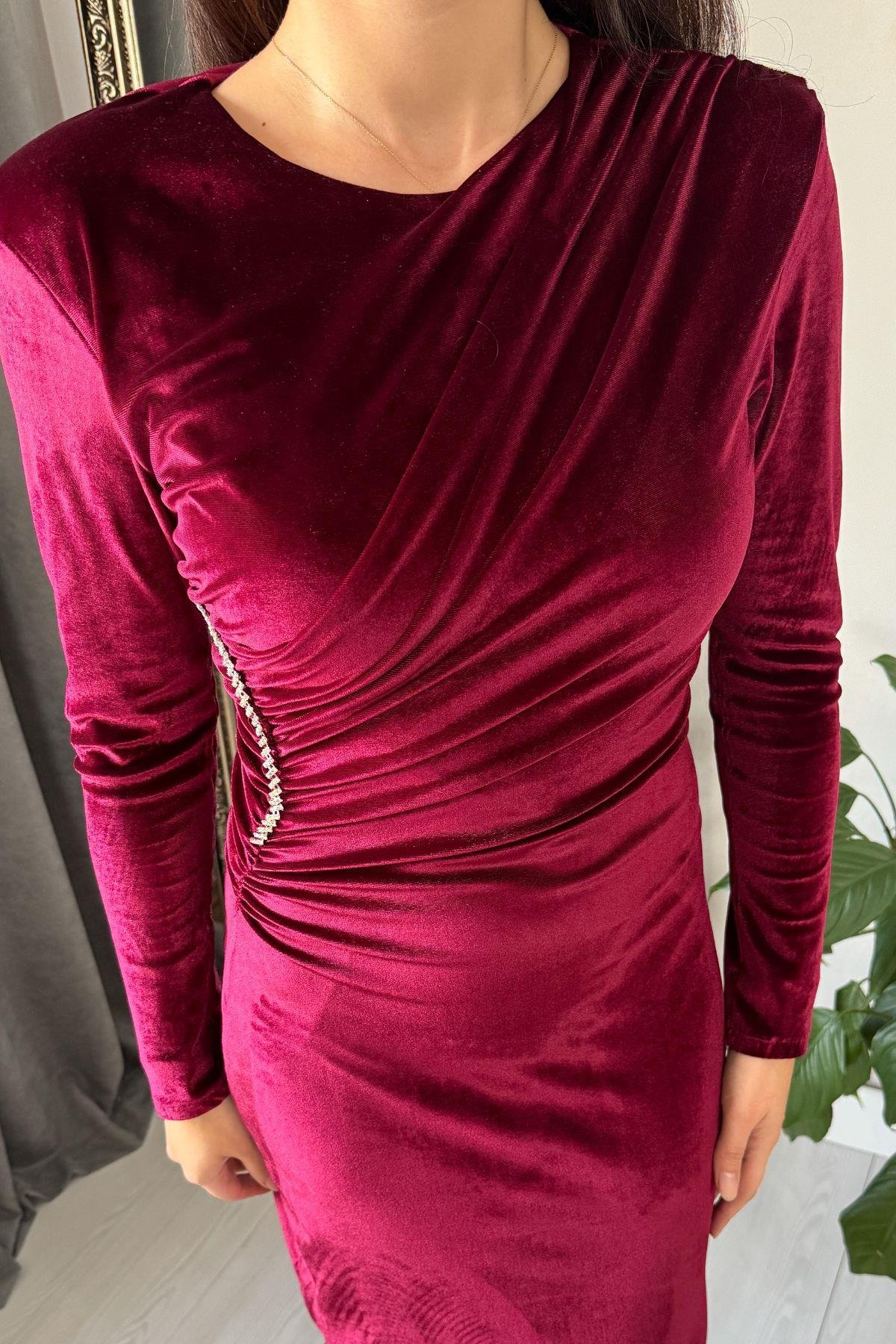 Bordo Beli Taşlı Biye Detay Kadife Elbise