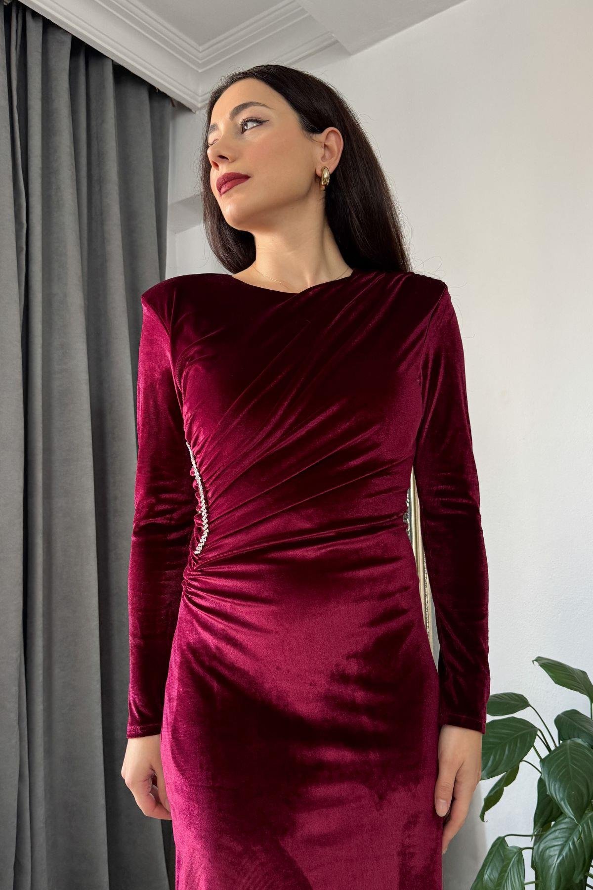 Bordo Beli Taşlı Biye Detay Kadife Elbise