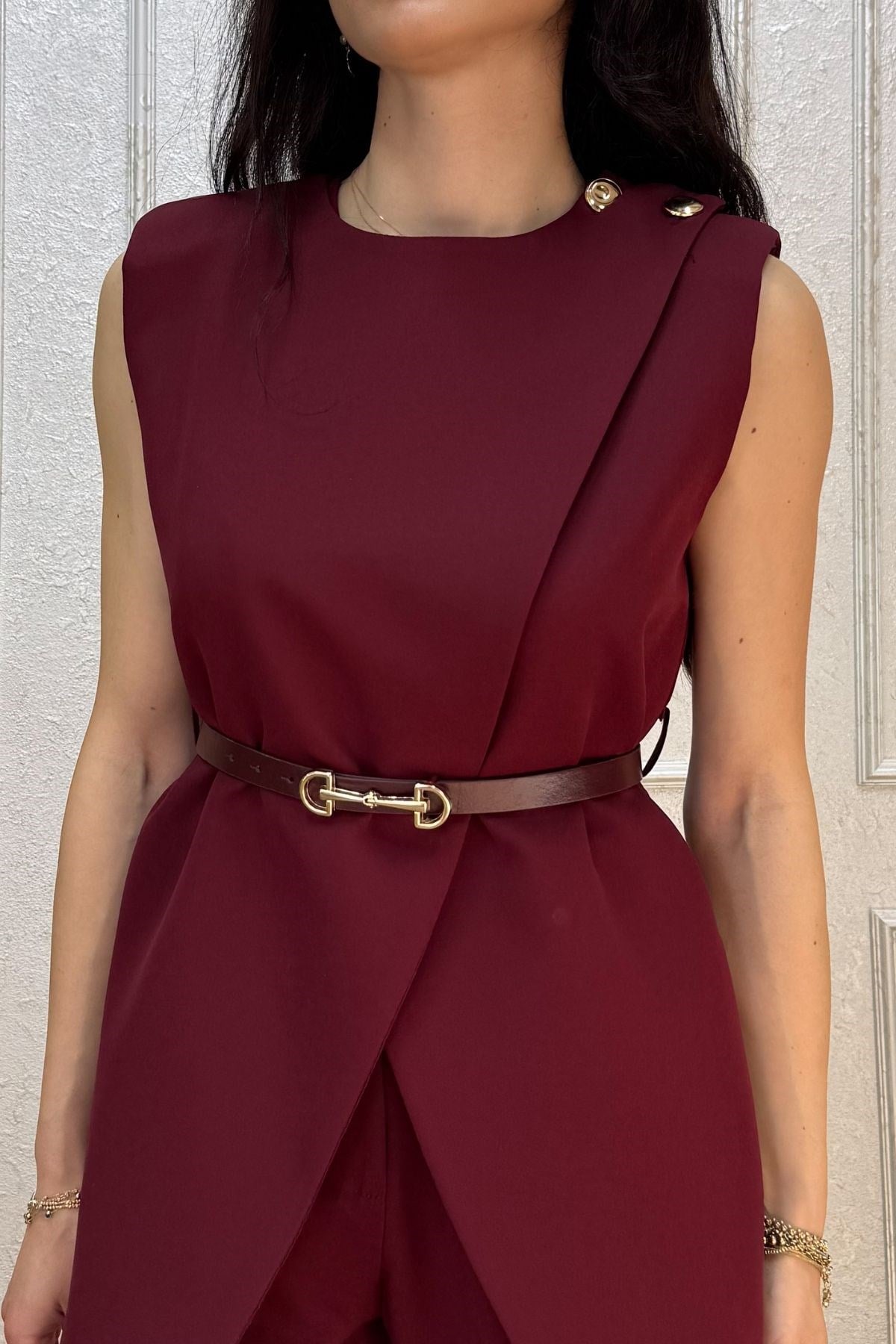 Bordo Düğme ve Kemerli Yelekli Takım