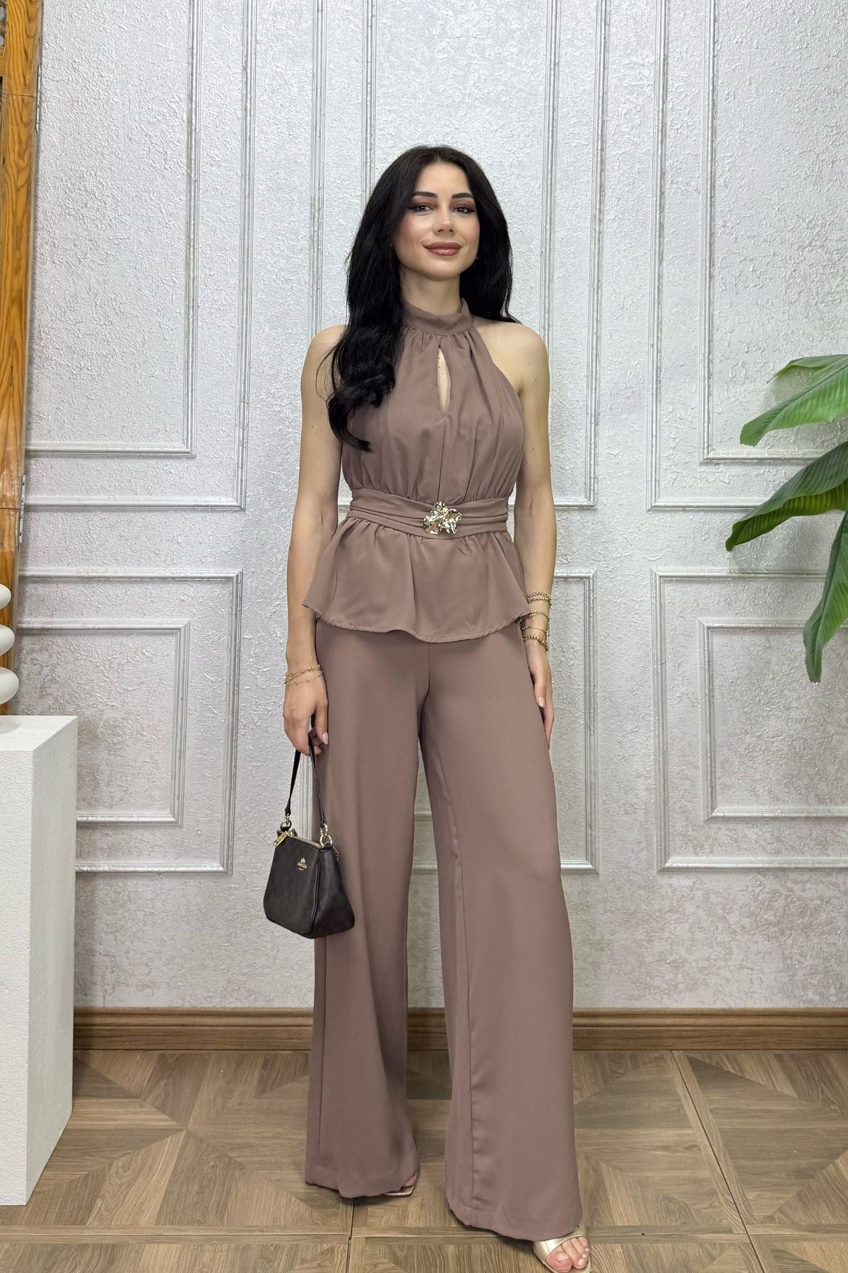 Koyu Vizon Beli Broş Volan Detay Tulum