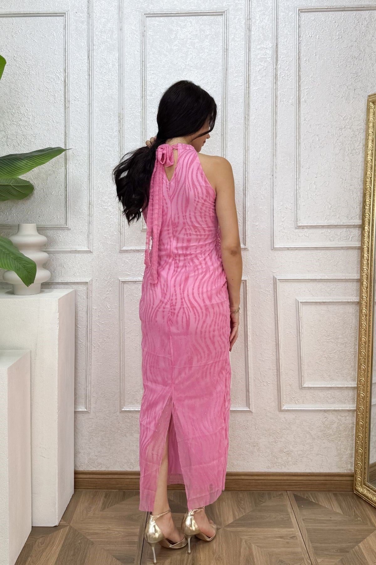 Pembe Beli Aksesuarlı Simli Tül Elbise