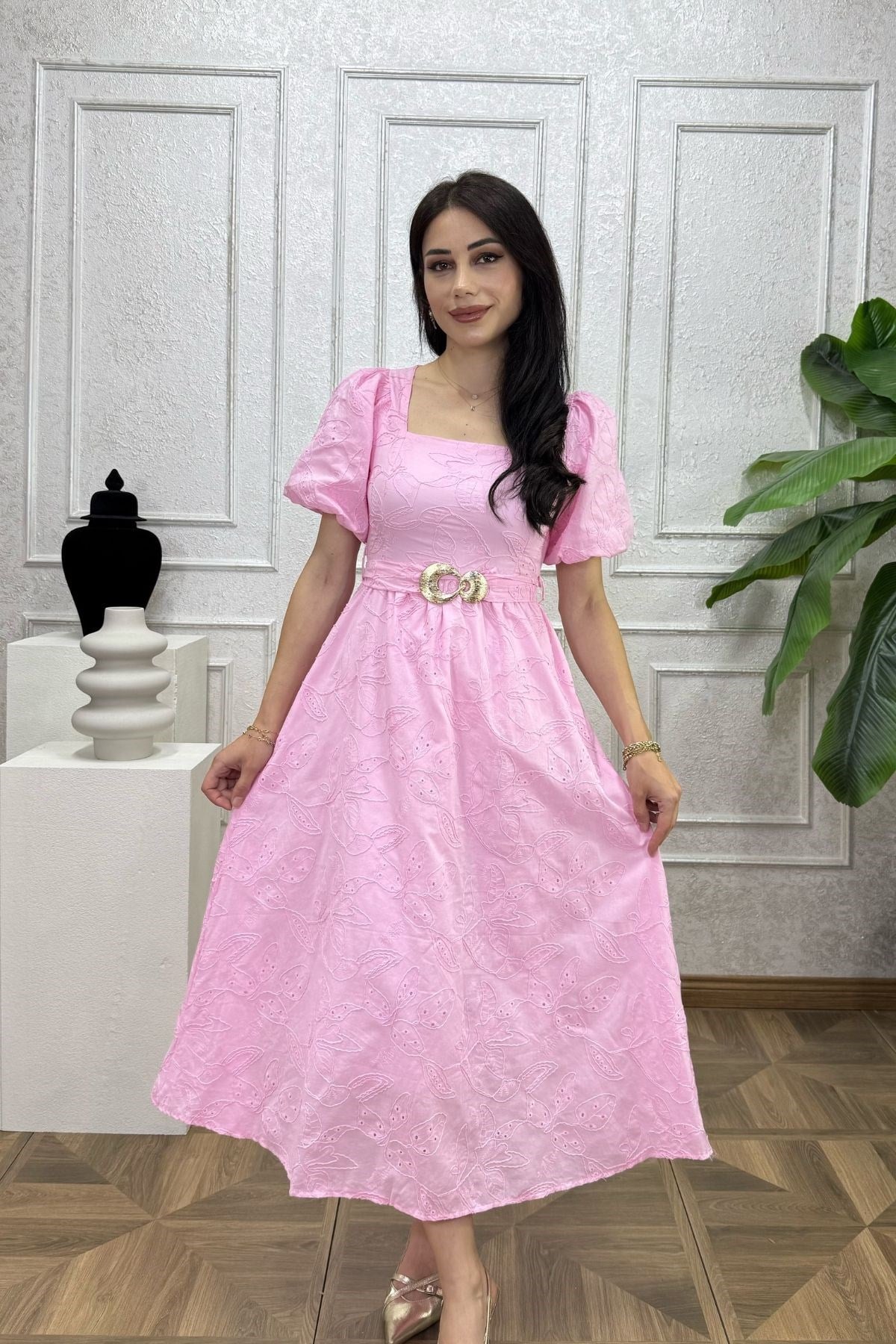 Pembe Kemeri Gold Detay Brode Elbise