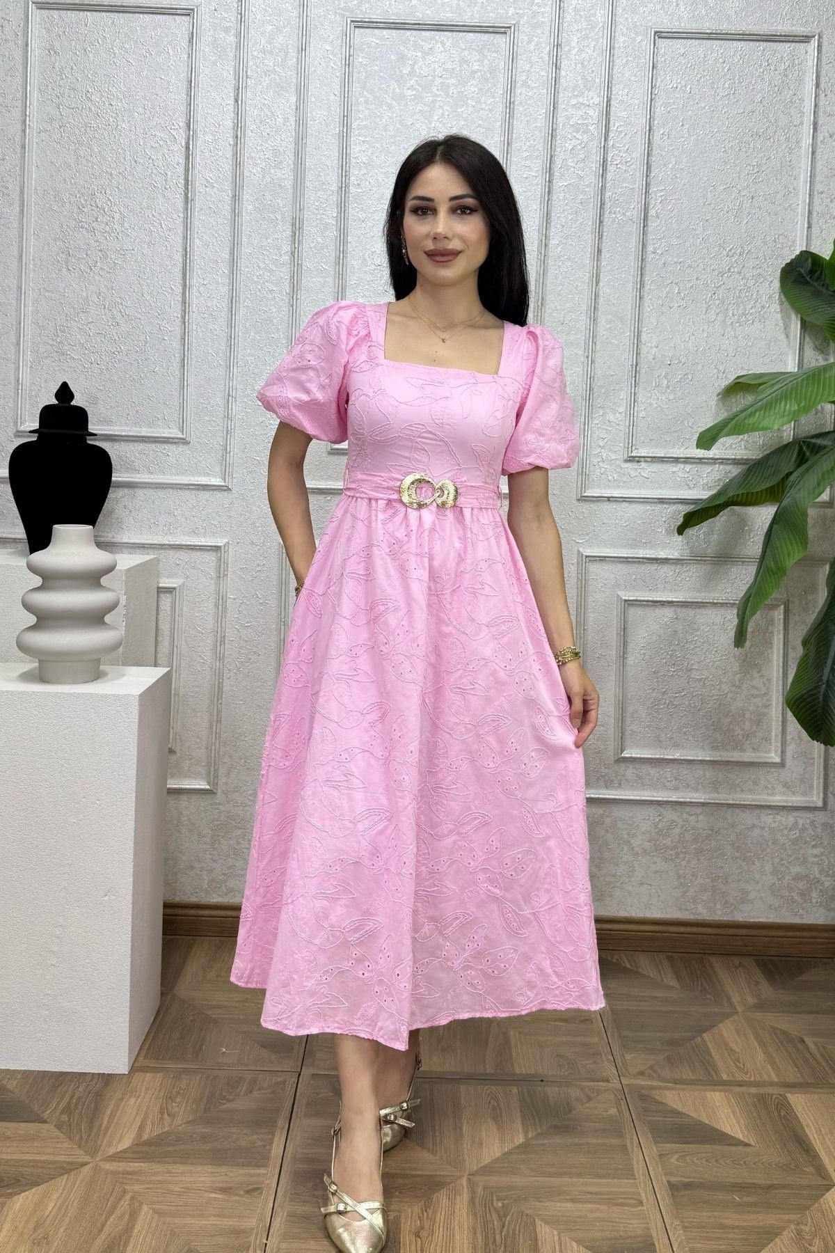 Pembe Kemeri Gold Detay Brode Elbise