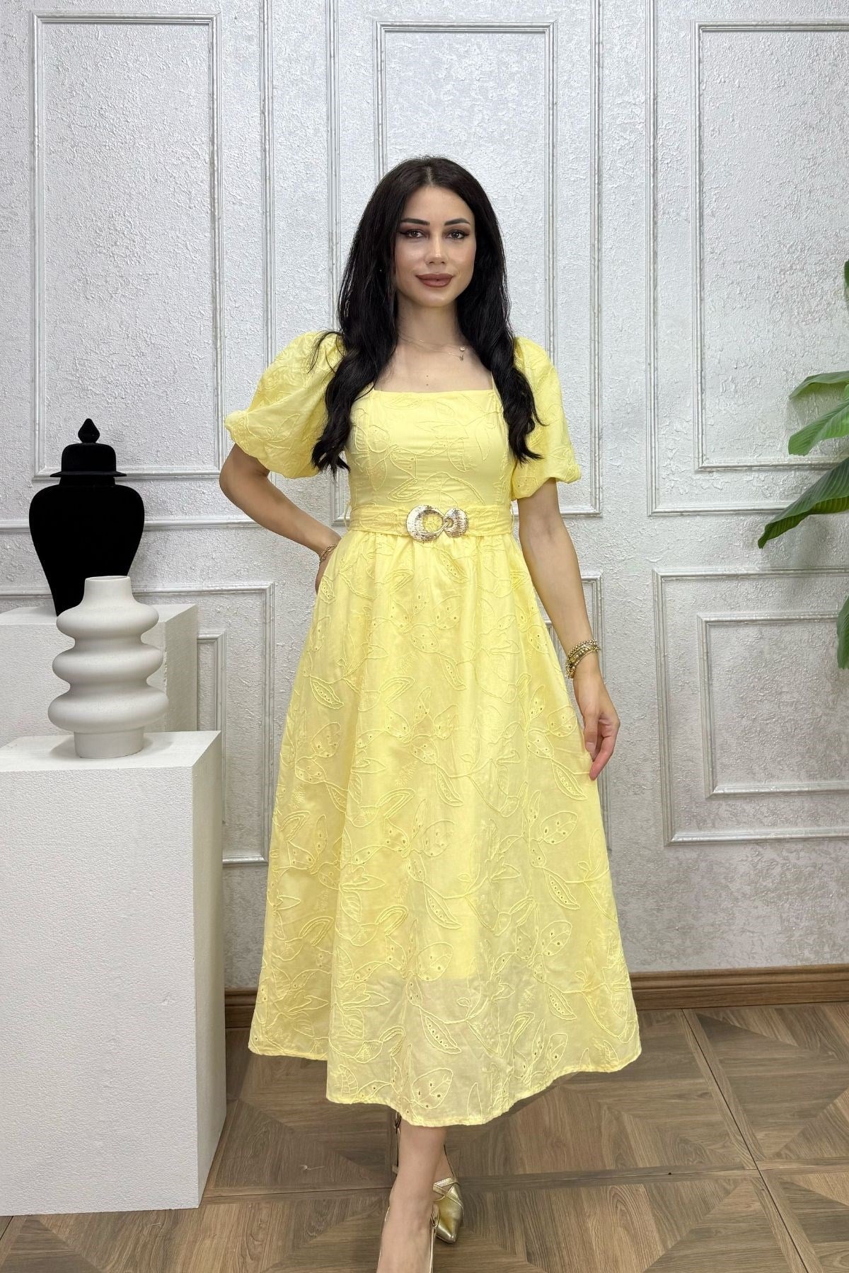 Sarı Kemeri Gold Detay Brode Elbise
