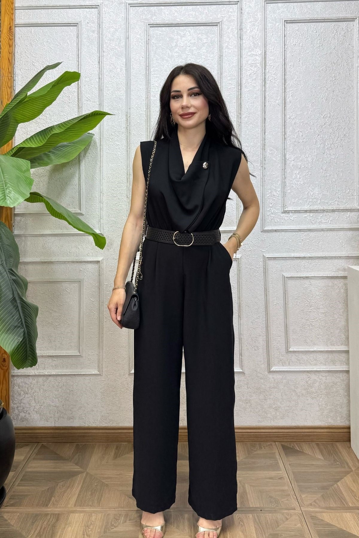 Siyah Degaje Yaka Düğmeli Kemerli Tulum