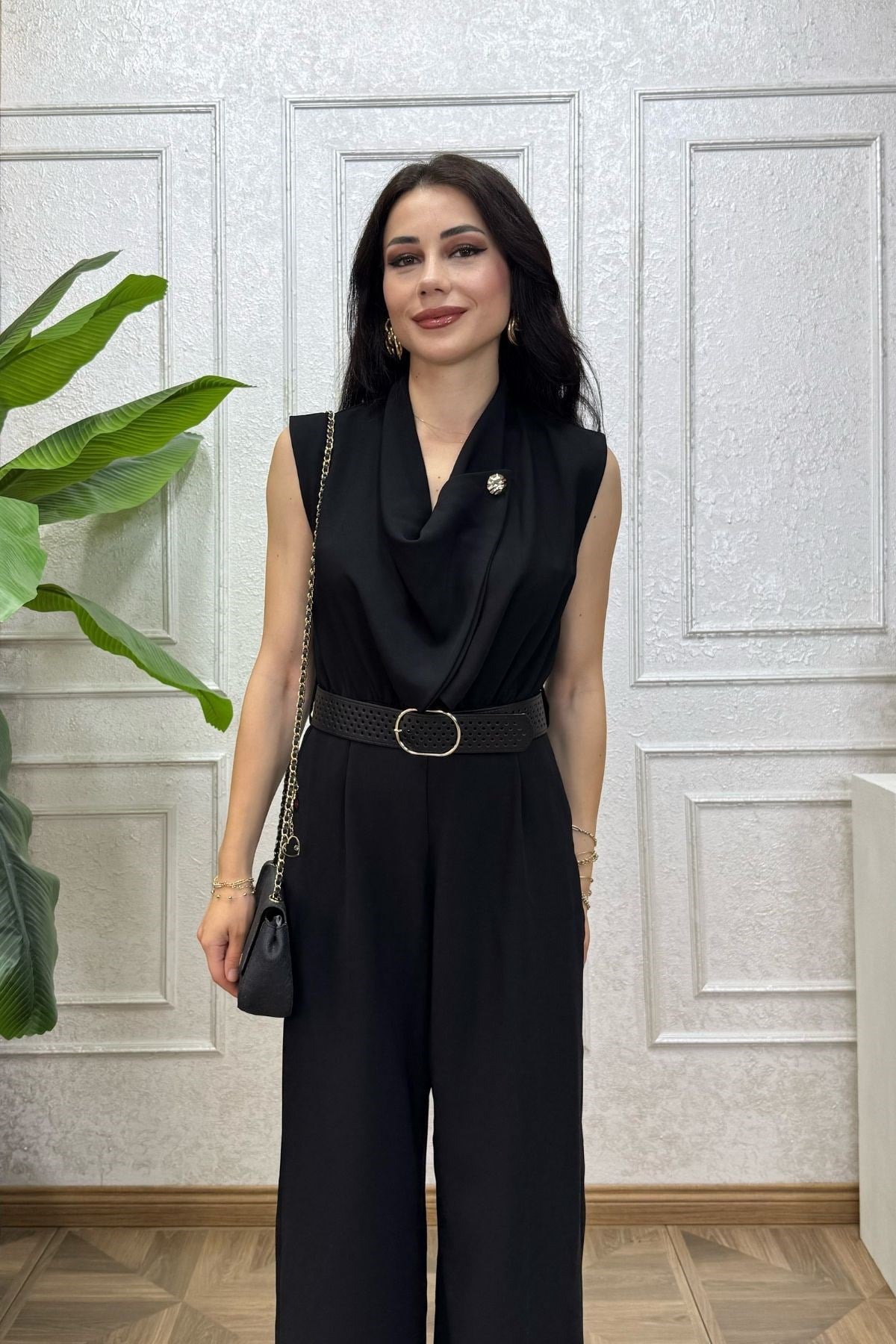 Siyah Degaje Yaka Düğmeli Kemerli Tulum