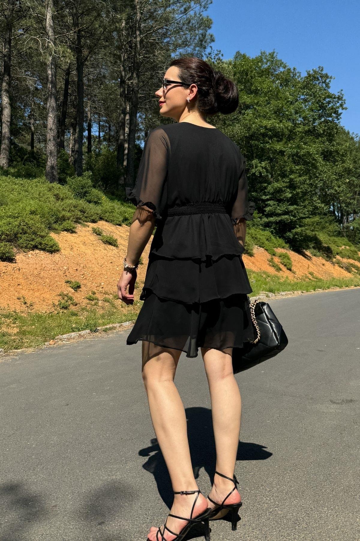 Siyah Kat Kat Etek Beli Gipeli Şifon Elbise