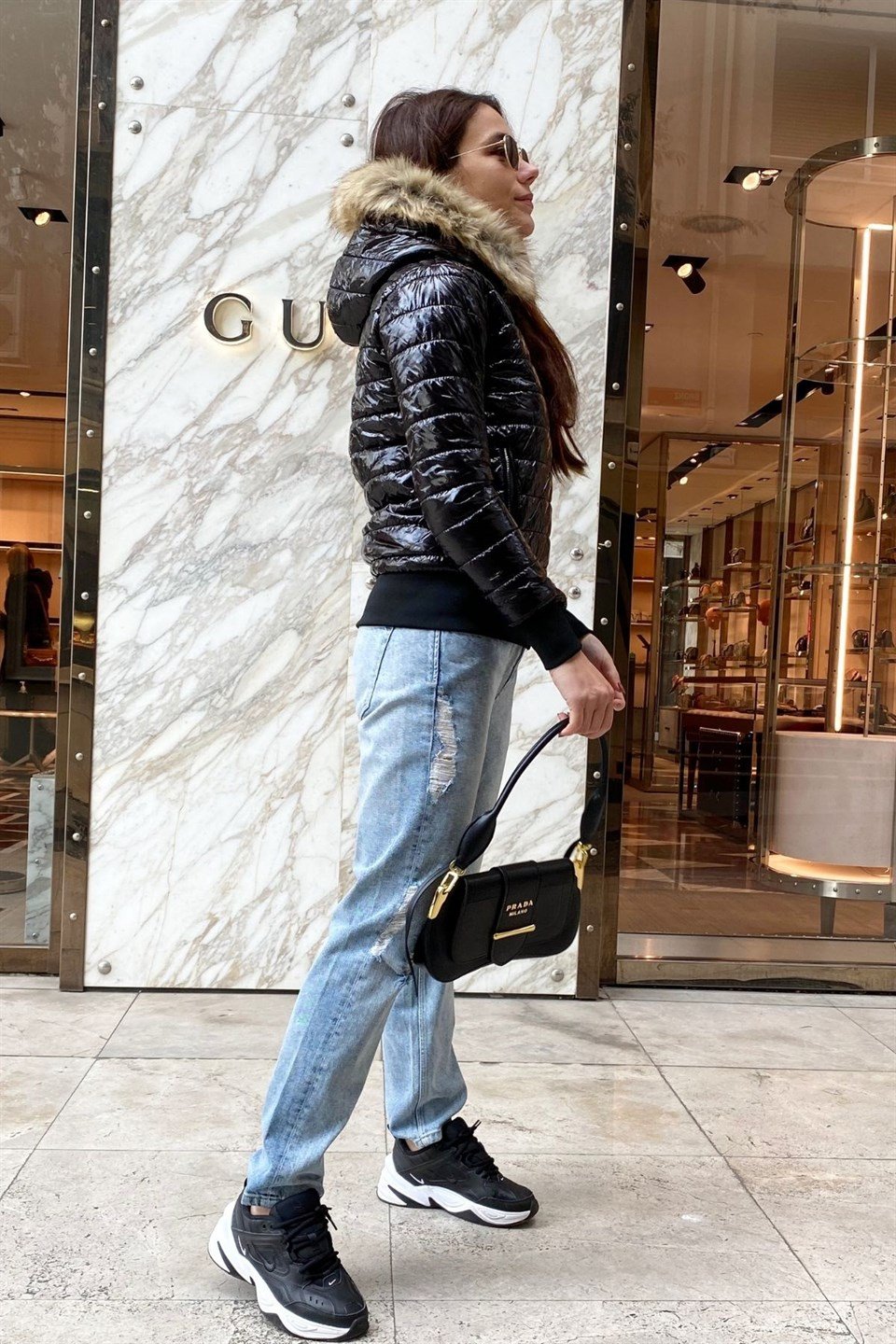 Siyah Moncler Kürklü Parlak Şişme Mont