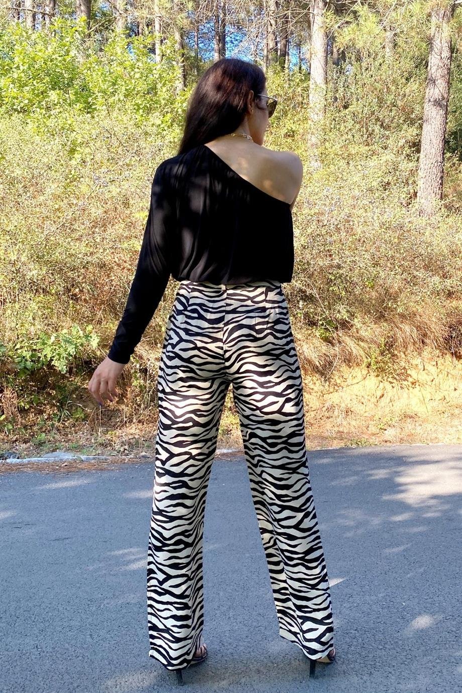 Siyah Tek Kol Beli Lastikli Crop Bluz
