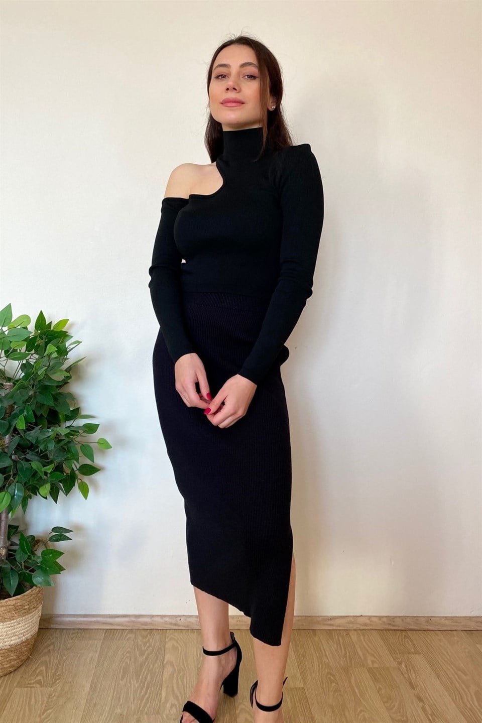 Siyah Tek Omuz Dekolteli Triko Topshop