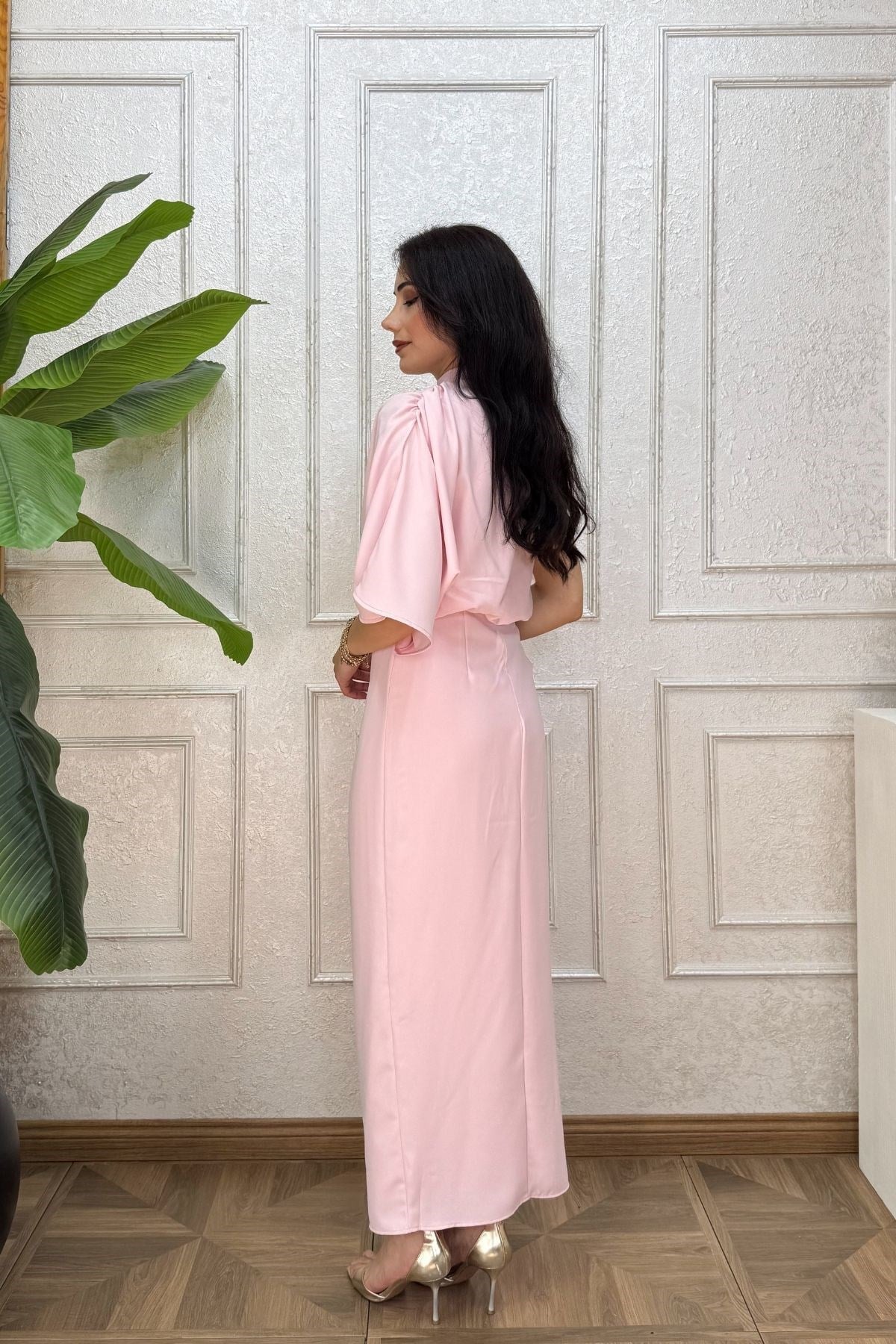 Toz Pembe Tek Kol Detay Yırtmaçlı Kalem Elbise