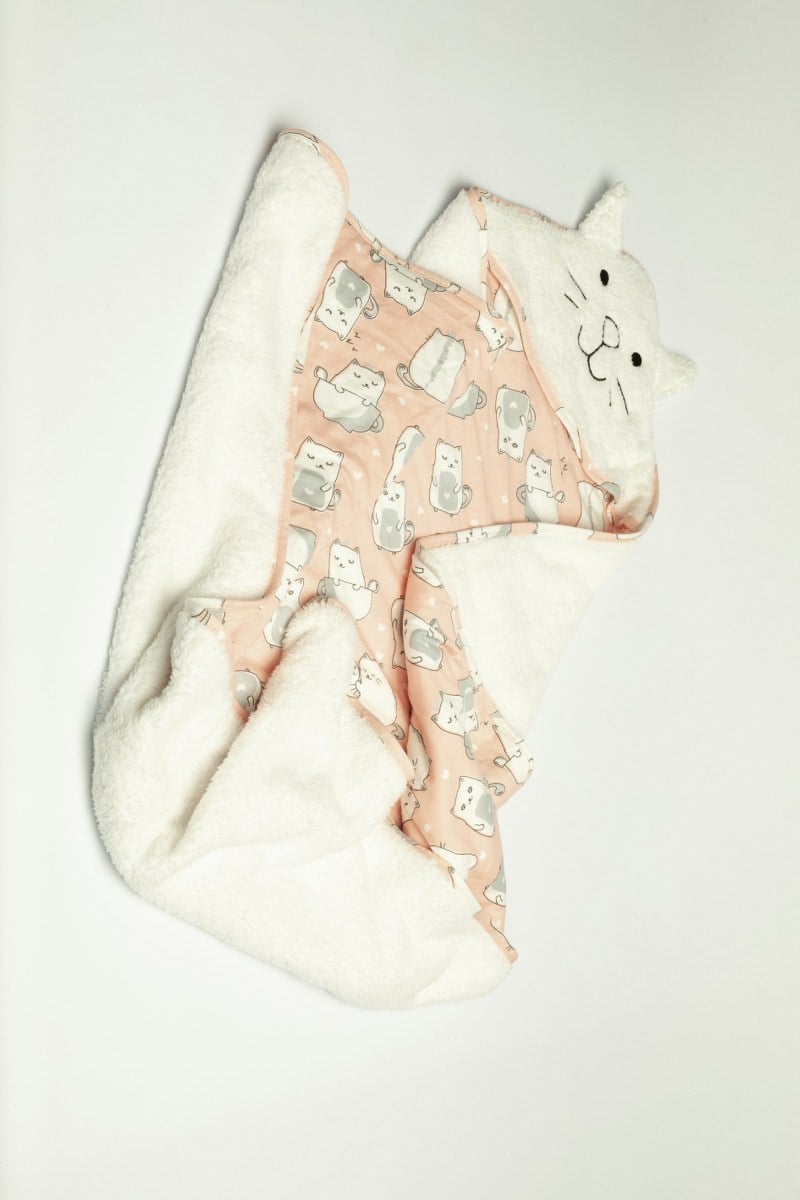 Puffy Kedi Nakışlı Battaniye