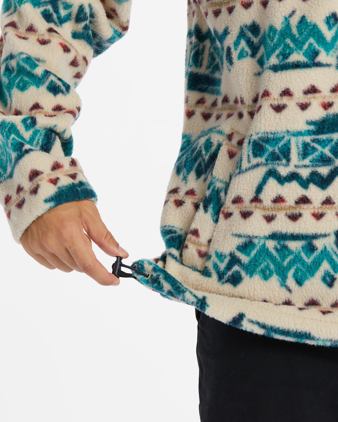 Boundary Mock Neck