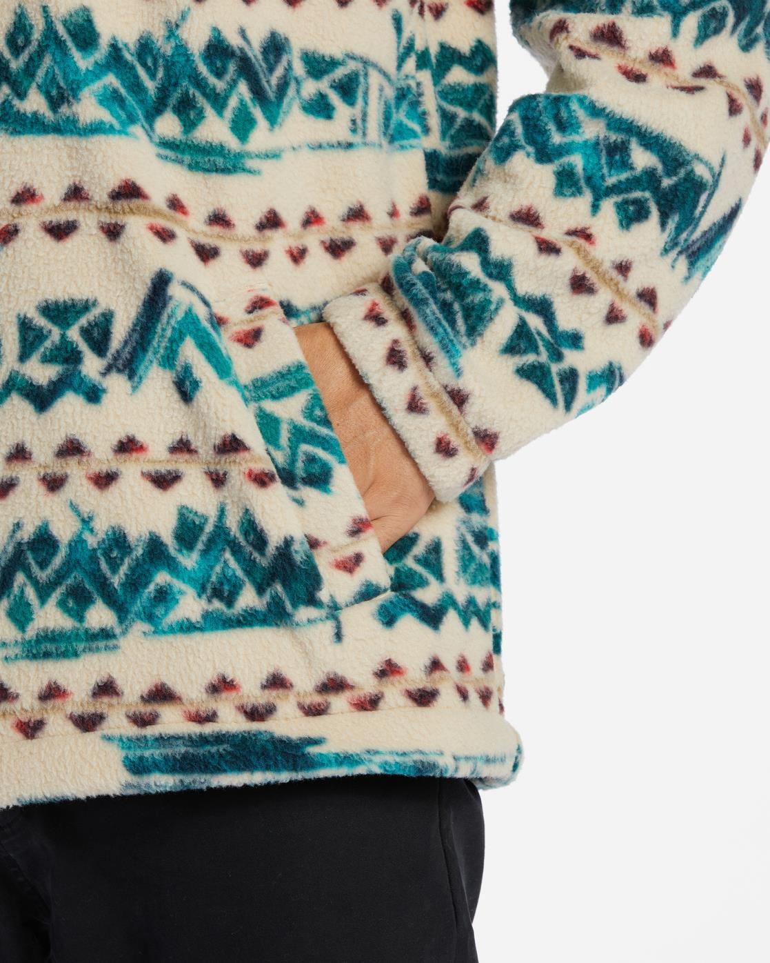 Boundary Mock Neck