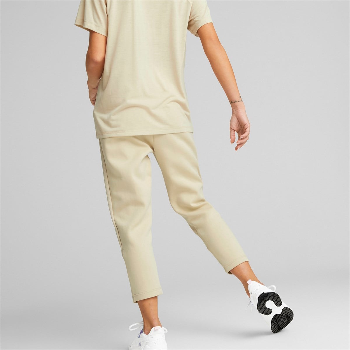 Evostripe High-Waist Pants